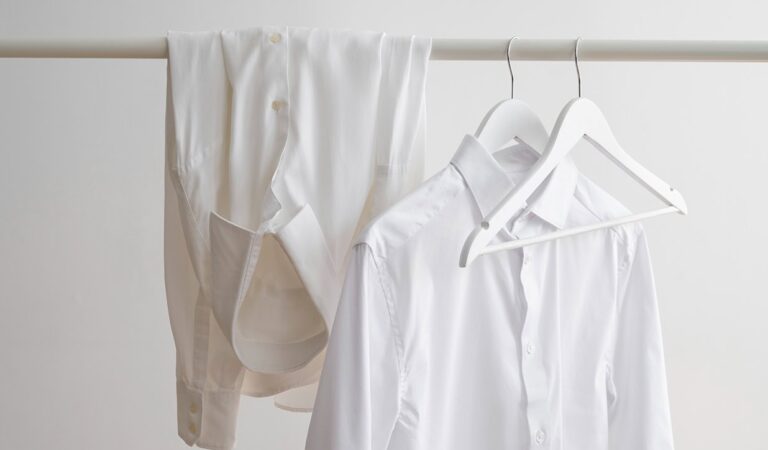 Best Practices for Keeping White Clothes Bright in Dubai Weather